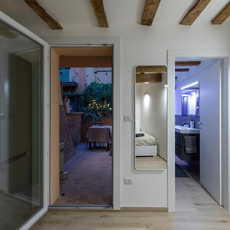 Luxury Suite In The Center I Private Patio & Kitchen Boloňa Exteriér fotografie